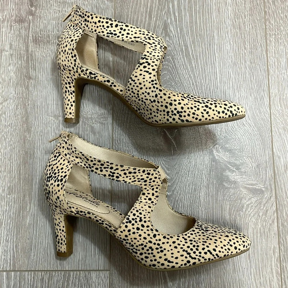 LifeStride Giovanna 2 Cheetah Pumps 7 - Picture 12 of 16